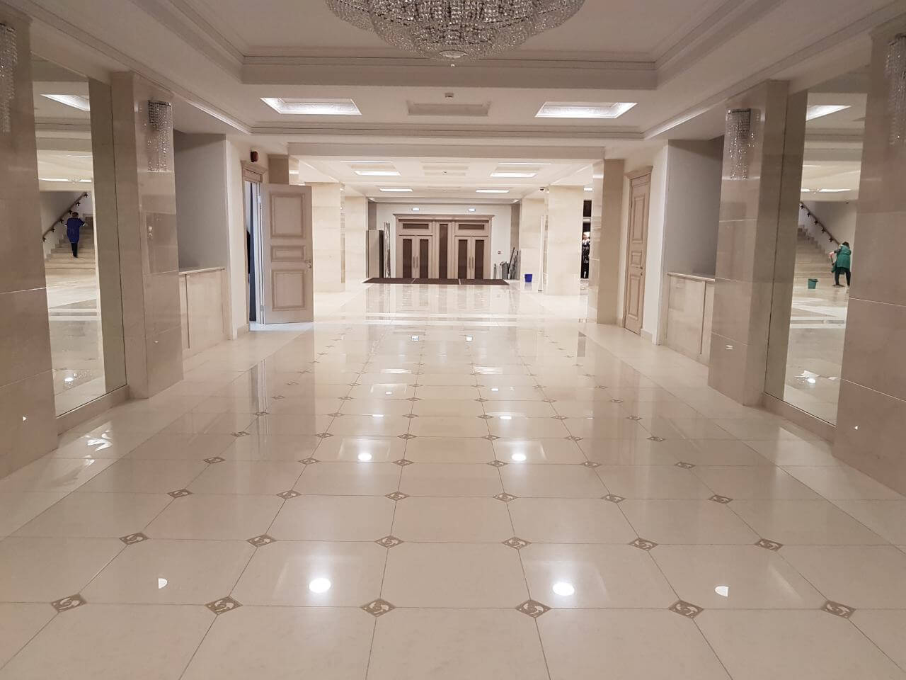 Монтаж декора панно