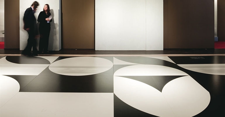 BLACK & WHITE - ULTRA WHITE NAT / GLOSSY